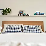 Attic8 Apartment